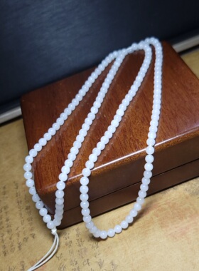 Z040203 新疆的猫14.0克“白无敌”细润高糯洁美黑山羊脂白玉挂链