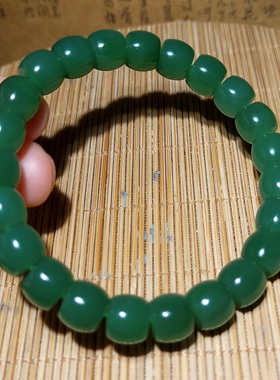 新疆的猫zg122608 37.7克明艳油润的俄料碧玉美美果绿色碧玉手串