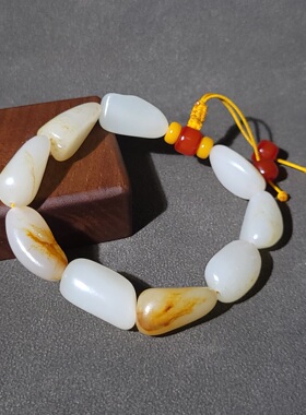 C032004新疆的猫45克感满满脂粉外溢的细肉料黄沁皮白玉籽料手串