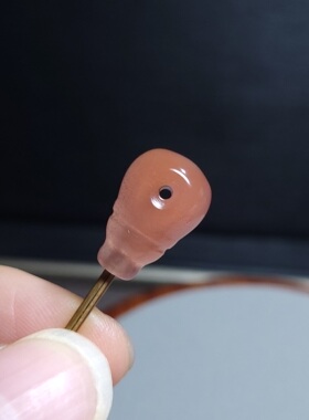 Z013103新疆的猫2.7克顶细油亮美美冰沙红南红精品三通