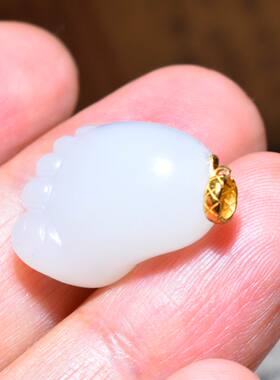 新疆的猫JJ122517  4.6克俄料羊脂白玉知足常乐18K金精巧挂坠