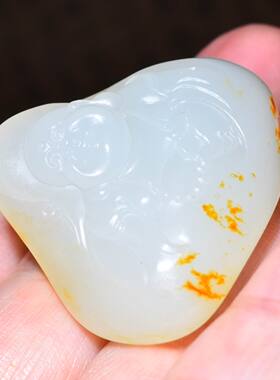 JJ033001新疆的猫22.1克肉质顶细顶油的老红皮和田玉白玉籽料佛