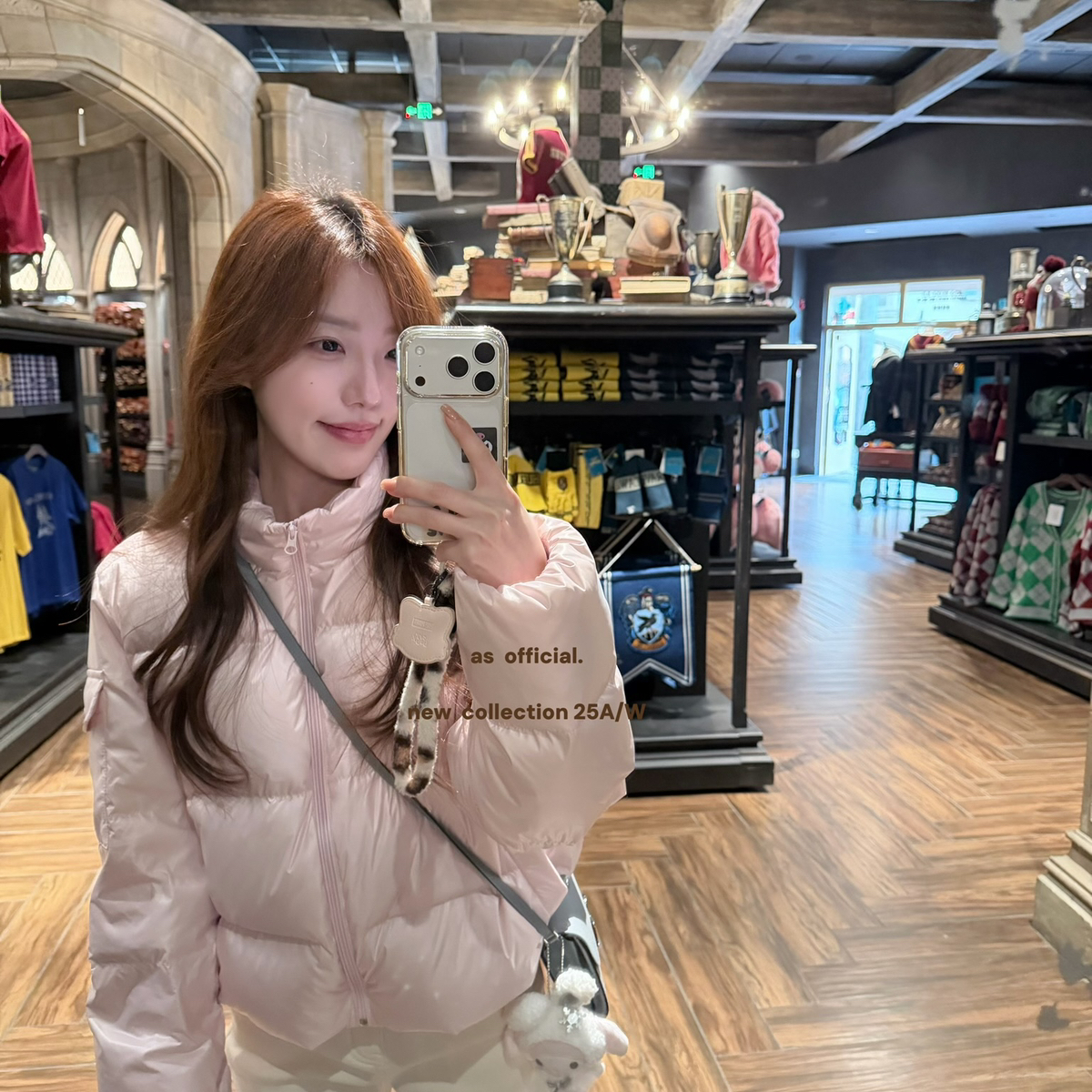 AS OFFICIAL-品质珠光缎面小立领保暖羽绒服外套(被喜悦粉俘获~) - 图1