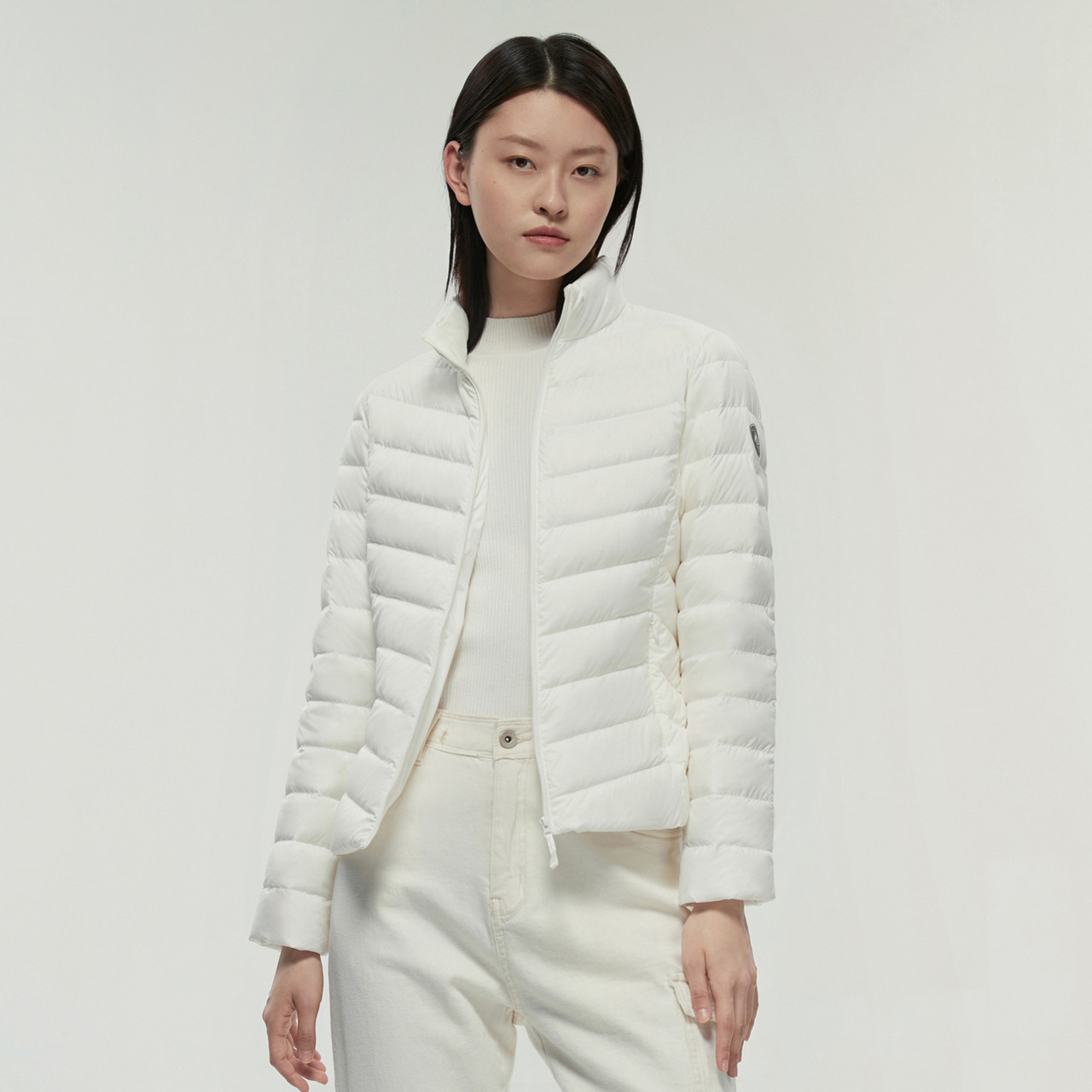 波司登官方旗舰店波司登年新款短款轻便柔肤羽绒服女轻薄冬季外套B001310062