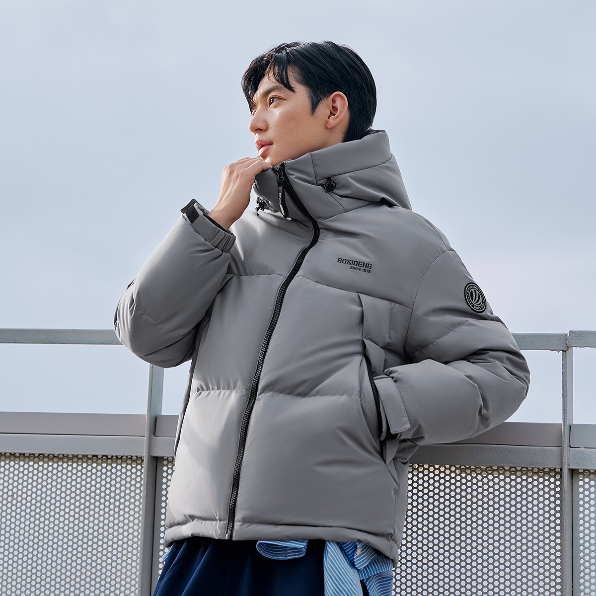 波司登2025新款羽绒服中性时尚运动短款保暖加厚面包服百搭舒适