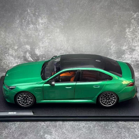 Solido 1 18 2025 BMW M5 M ISLE OF MAN 5 Series Alloy Car Model Collection