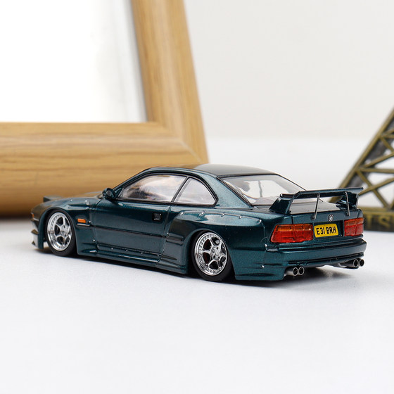 BMW 850CSi E31 wide body modified jump light version RM Rhino 1 64 simulated alloy car model