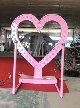 户外铁艺发光爱心立体雕塑