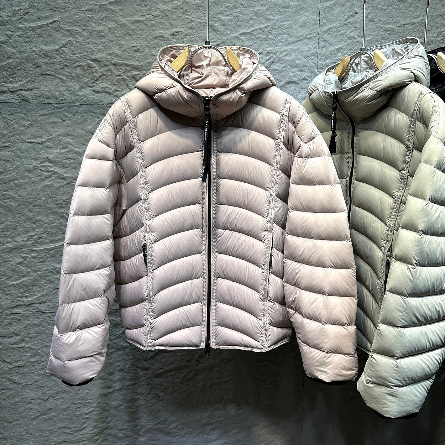 180克90%白鸭绒轻盈户外保暖龟背绗缝正品排骨连帽羽绒服外套男女