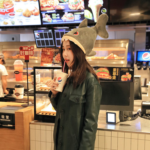 电动鲨鱼帽子会动的鲨鱼帽会甩尾美人鱼搞笑沙雕礼物吃鱼抖音同款 - 图1