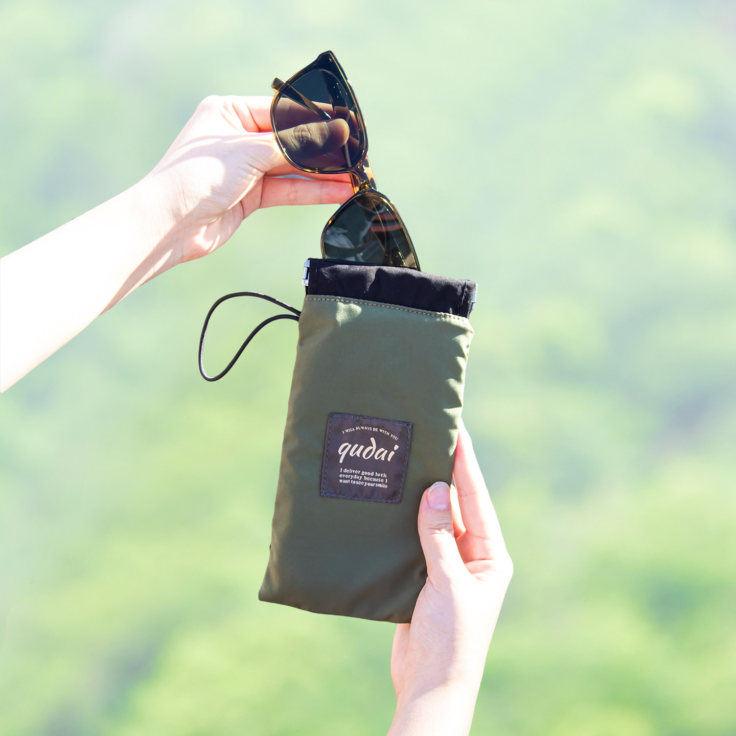 可挂眼镜收纳袋便携随身自动闭合墨镜太阳镜保护套近视眼镜收纳包,淘宝优惠券,粉丝福利购,淘宝优惠卷