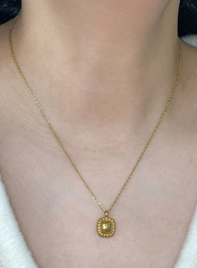 复古米珠项链小方牌吊坠钛钢女