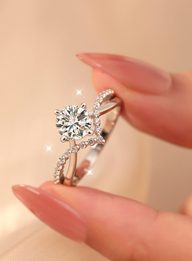 莫桑石钻戒女纯银1克拉仿真钻石为爱加冕情侣对戒求结婚轻奢礼物