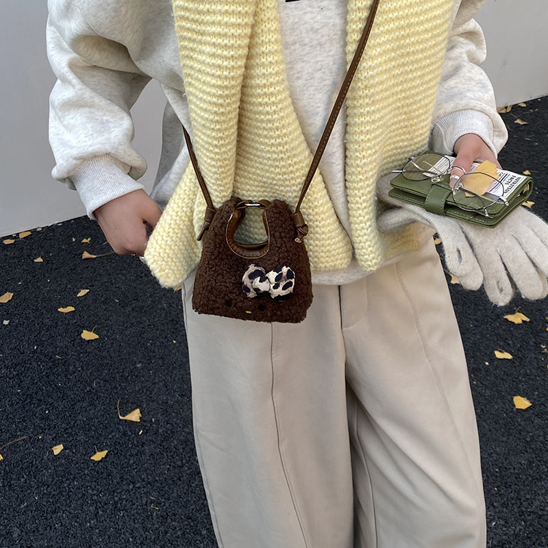 新年红包毛绒HelloKitty手拎包可爱迷你包女童斜挎包宝宝出游包包,淘宝优惠券,粉丝福利购,淘宝优惠卷