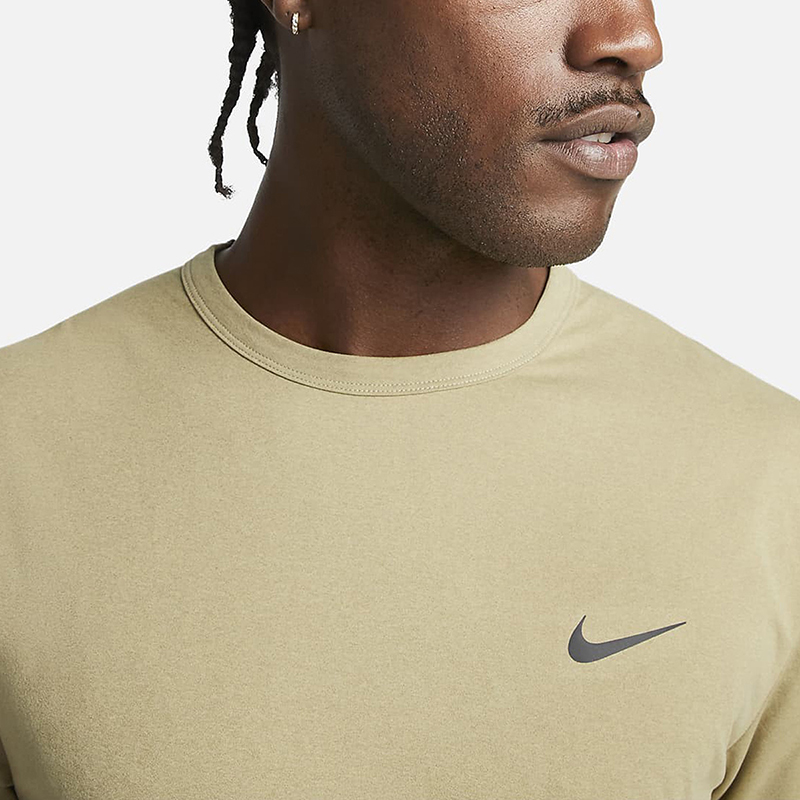 NIKE耐克DRI-FIT HYVERSE宽松短袖训练速干运动T恤男DV9840-276-图1