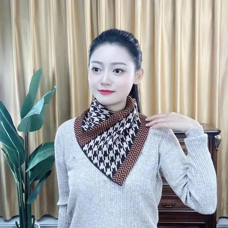 Women Plaid Triangle Neck Scarf Fashion Winter Warm Thick Ne - 图2