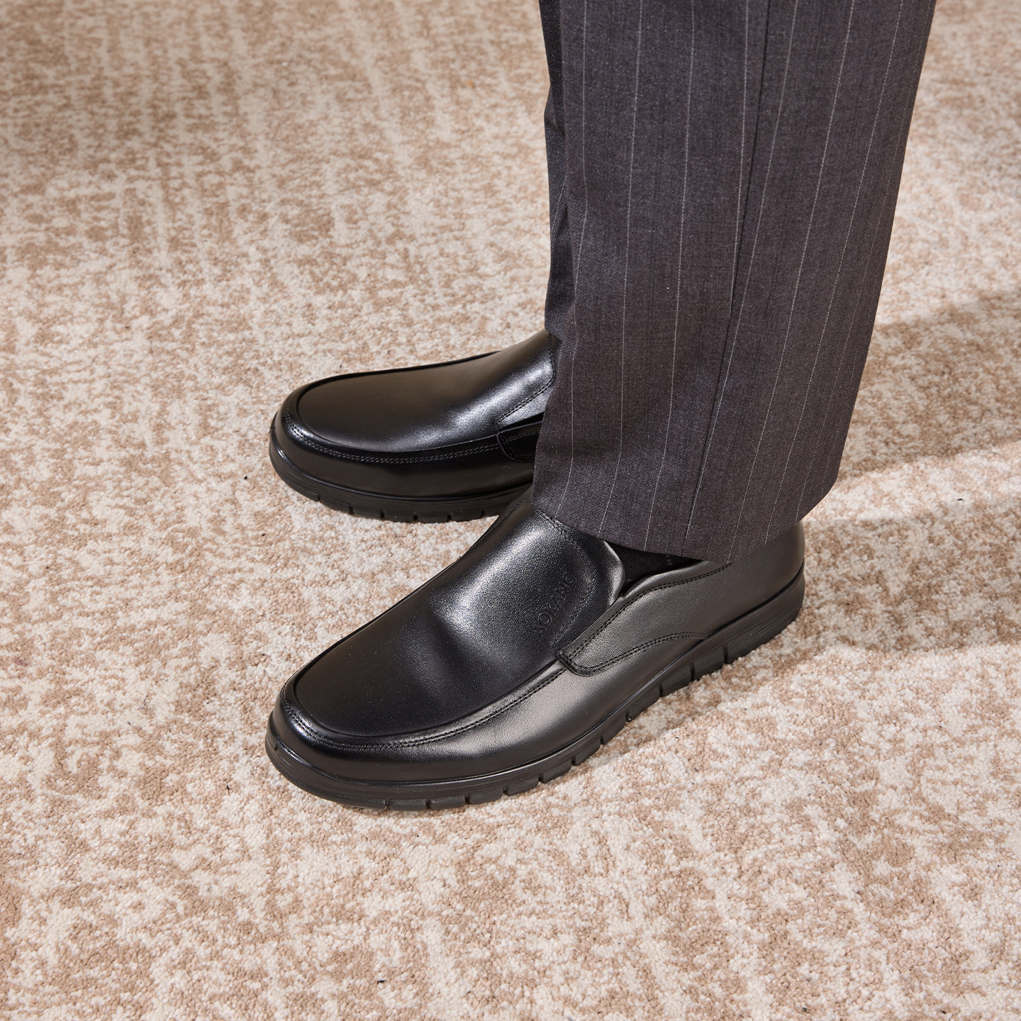 奥康 男鞋2025冬季新款乐福鞋软底一脚蹬加绒保暖豆豆鞋时尚单鞋,淘宝优惠券,粉丝福利购,淘宝优惠卷