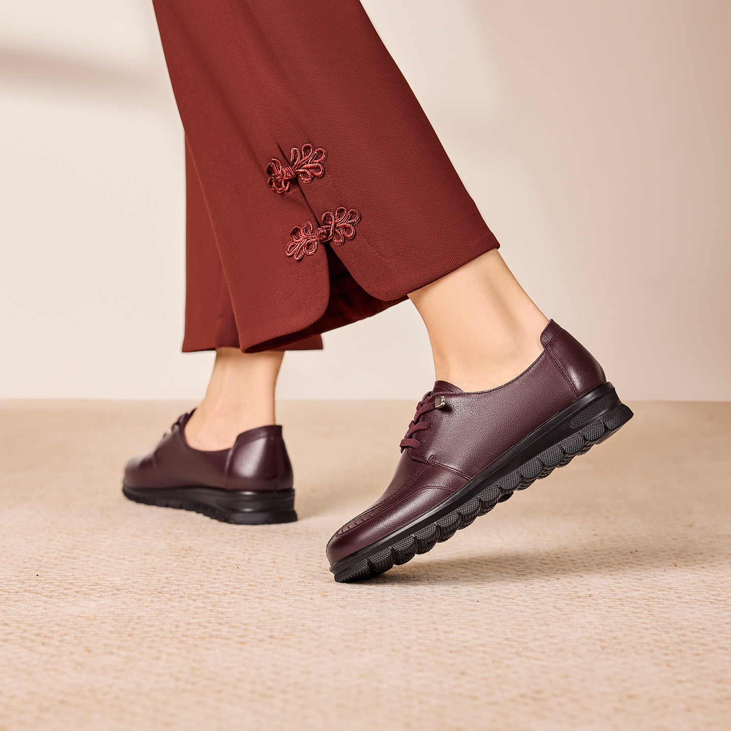 奥康 女鞋2025秋季舒软鞋真皮套脚妈妈鞋免系带单鞋舒适平底鞋,淘宝优惠券,粉丝福利购,淘宝优惠卷