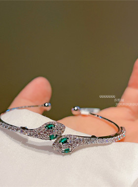 银色蛇形手镯轻奢手环