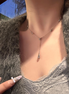 气质极简风金属镶钻水滴项链