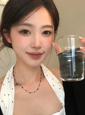黑色珠子项链