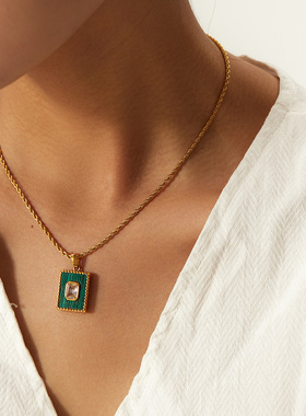 欧美ins网红同款不锈钢项链18k长方形绿色吊牌不锈钢项链女
