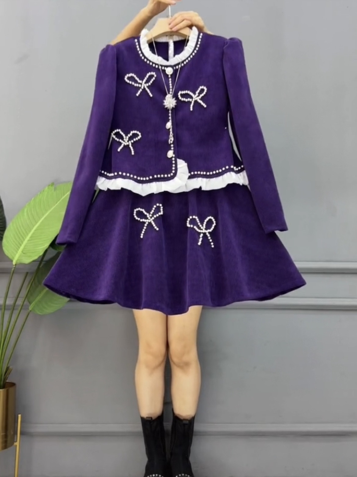 秋冬大码女装丝绒套裙立体蝴蝶结减龄内搭外穿小众简约长袖两件套,淘宝优惠券,粉丝福利购,淘宝优惠卷