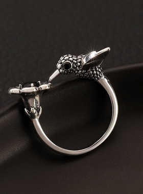 复古做旧古银色蜂鸟叼花开口戒指