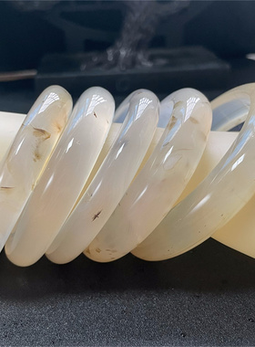 马达加斯加高冰飘花海洋玉髓手镯