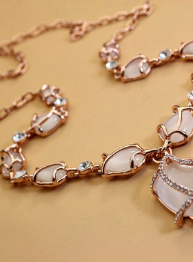 威妮华正品比拉花朵镀金毛衣链