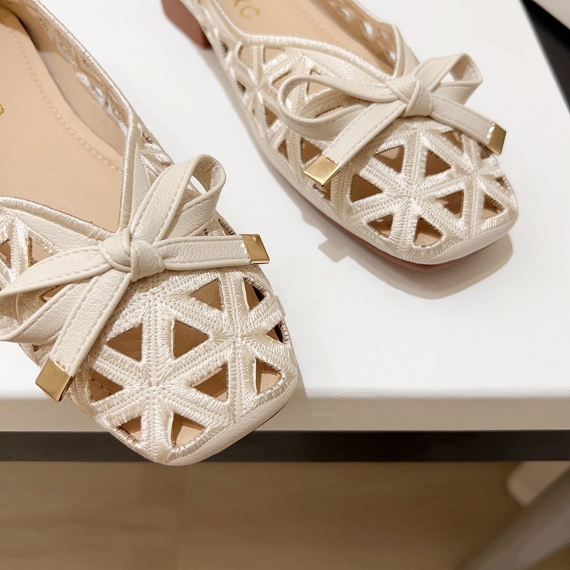 2025夏季新款鞋子蝴蝶结法式镂空粗跟软底低跟包头外穿洞洞女凉鞋,淘宝优惠券,粉丝福利购,淘宝优惠卷