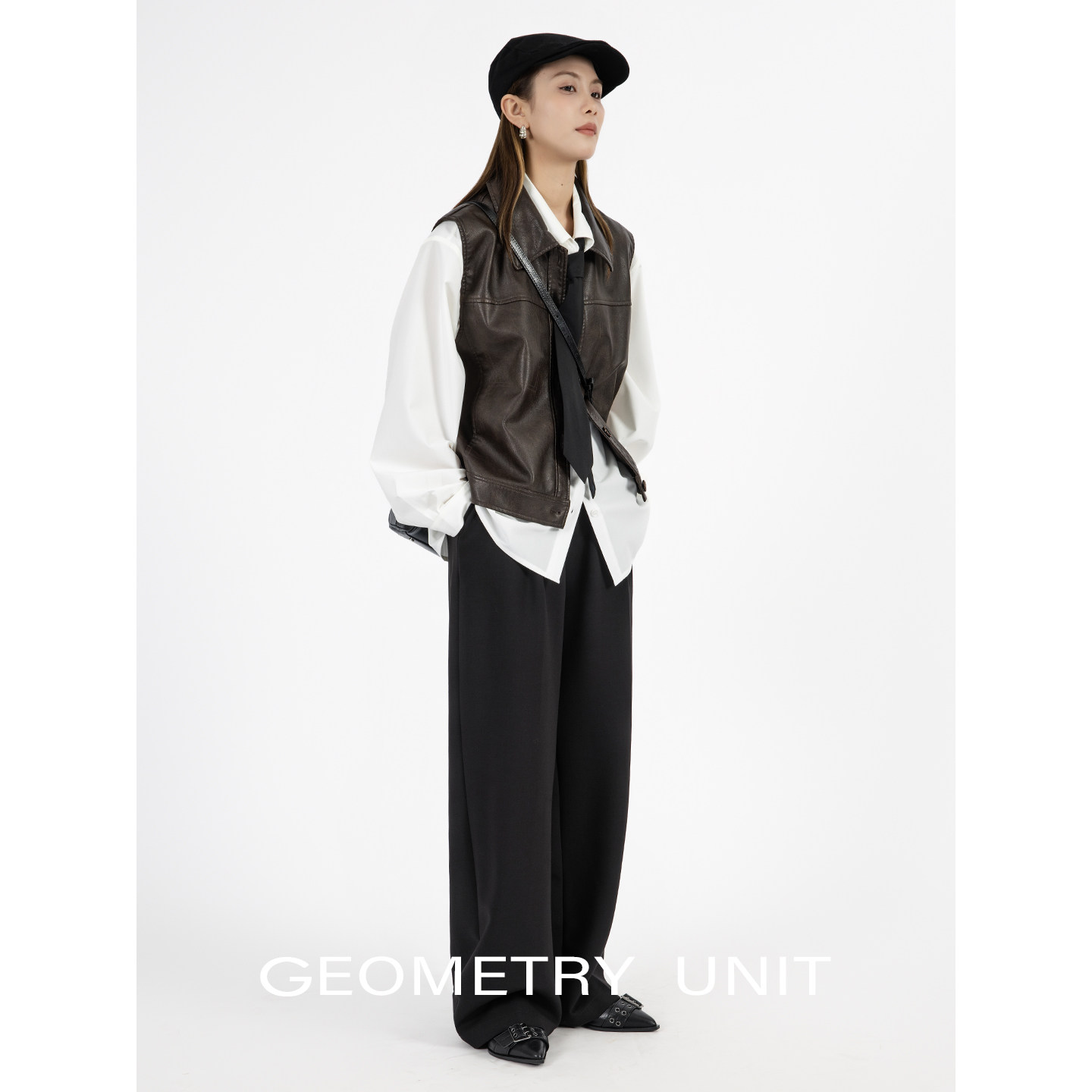 几何单元2025秋季新款无袖设计感马甲女外搭翻领坎肩皮衣外套,淘宝优惠券,粉丝福利购,淘宝优惠卷