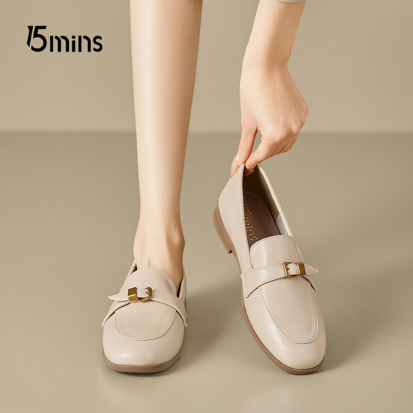 15mins白色小皮鞋女2026新款春季低跟漆皮乐福鞋通勤一脚蹬豆豆鞋,淘宝优惠券,粉丝福利购,淘宝优惠卷