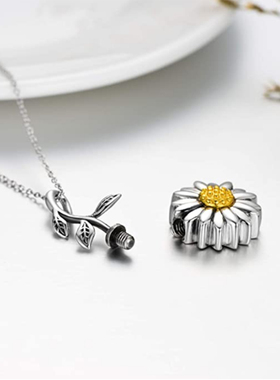 欧美钛钢金色项链不掉色向日葵形状纪念亲人宠物骨灰盒吊坠女防水