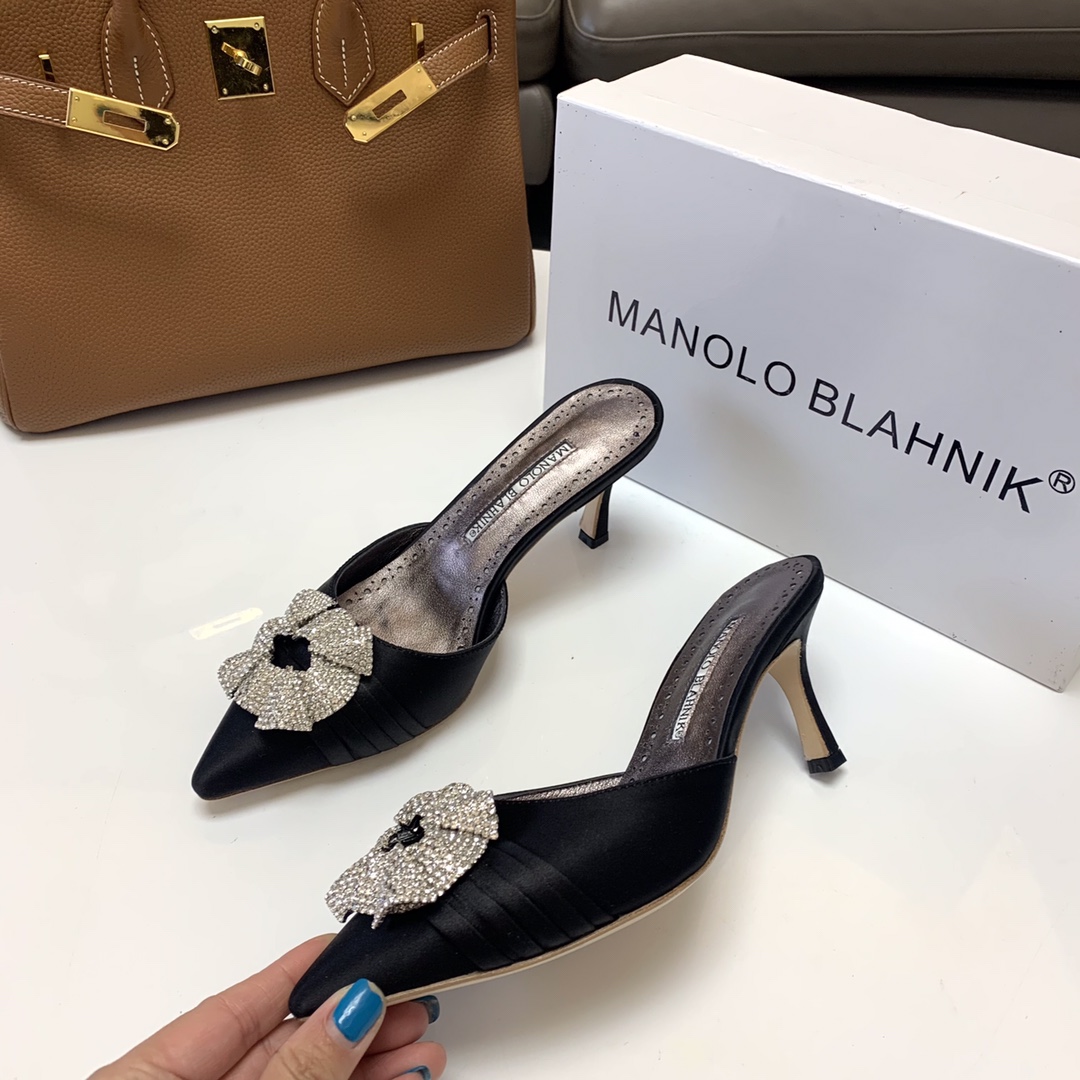 代购Manolo Blahnik/MB女鞋 百搭真丝一脚蹬包头尖头半拖高跟凉鞋