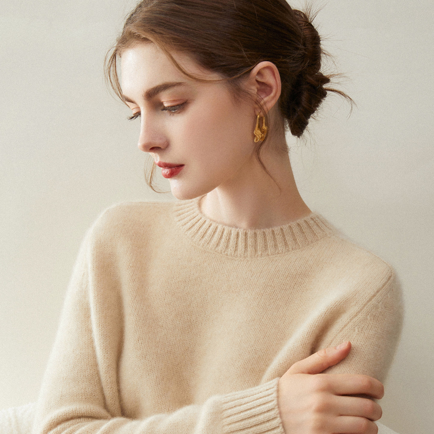 康赛妮~秋冬季新款纯山羊绒衫女圆领马鞍肩宽松针织打底毛衣内搭,淘宝优惠券,粉丝福利购,淘宝优惠卷