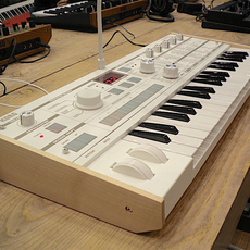Аналоговый синтезатор 科音korg microkorg s 37键模拟合成器声码器小怪兽电音键盘音乐