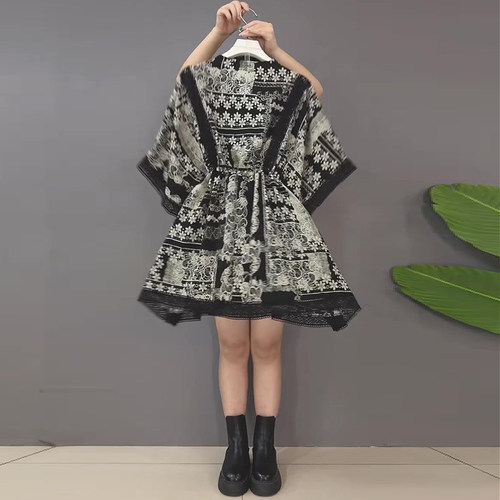 2025夏季减龄新款大码女装胖MM时尚气质洋气蝙蝠袖松紧腰遮肉大衫 - 图1