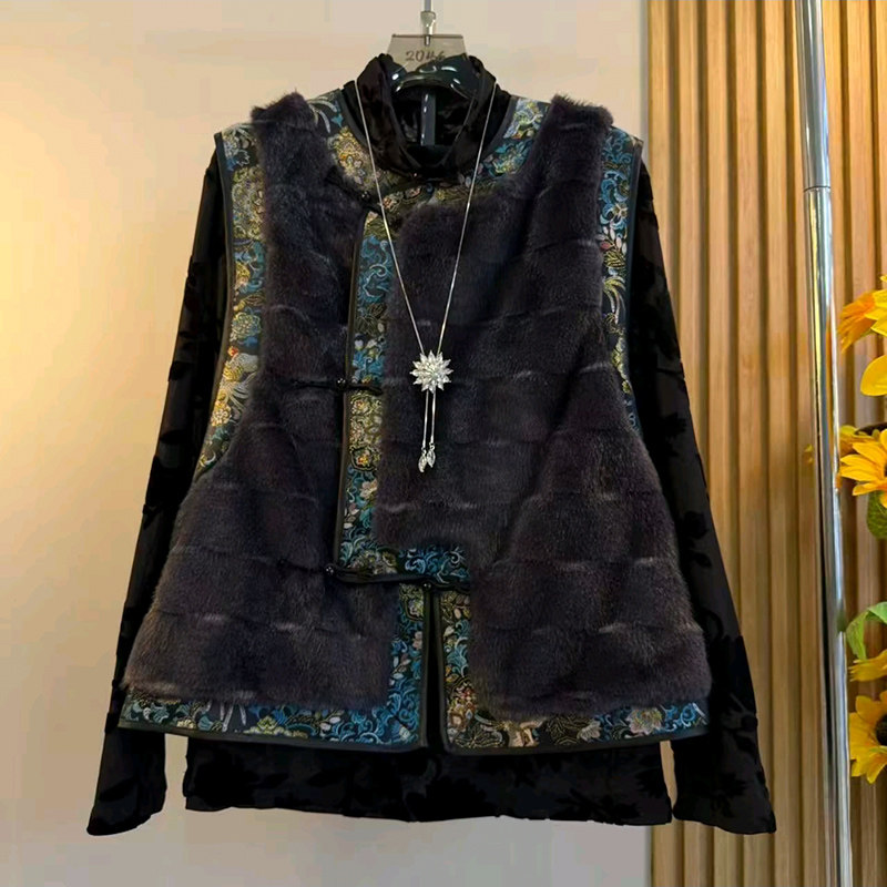 新中式大码女装盘扣马甲2025新款提花打底衫胖MM显瘦复古保暖马夹,淘宝优惠券,粉丝福利购,淘宝优惠卷