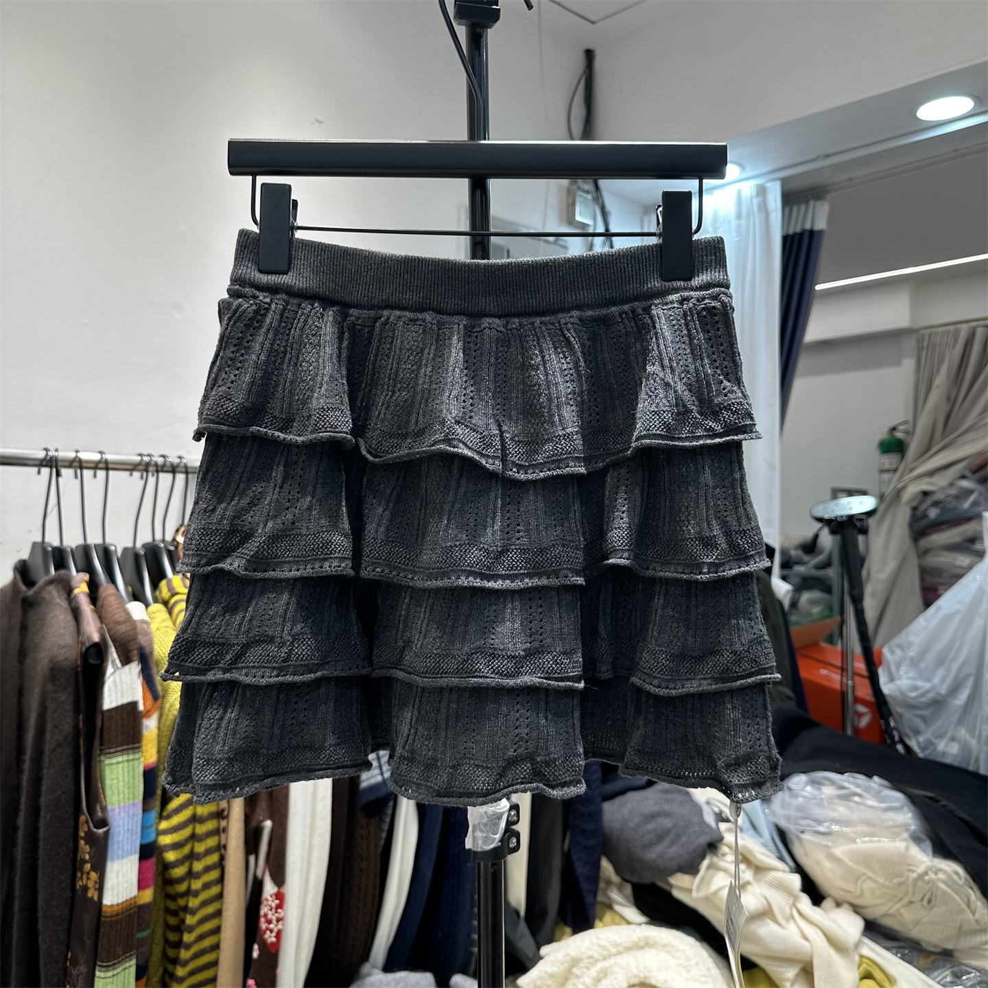 ONE TIME秋季新款时尚松紧高腰半身裙女甜美纯欲钩花针织蛋糕短裙 - 图1