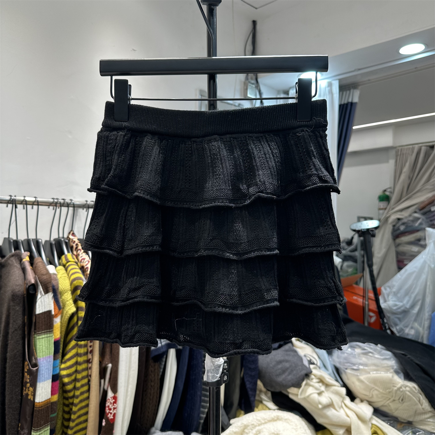 ONE TIME秋季新款时尚松紧高腰半身裙女甜美纯欲钩花针织蛋糕短裙 - 图3