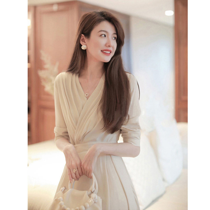 早春新款法式茶歇设计高级感连衣裙 奥杜班连衣裙