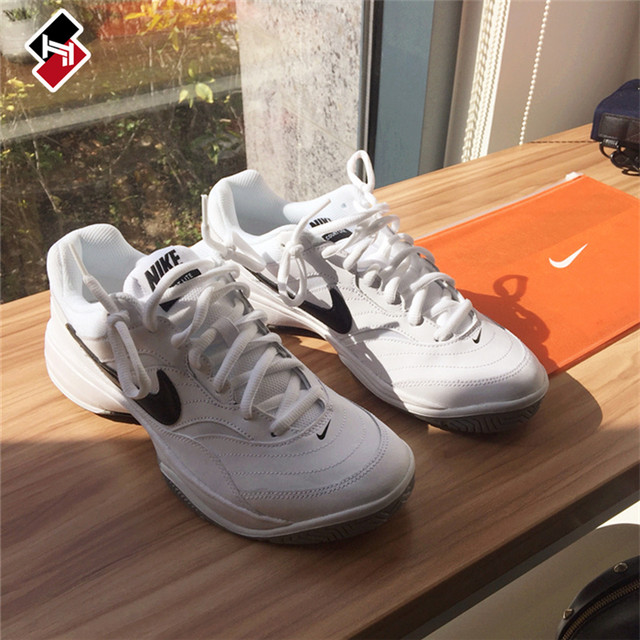 nike court lite on feet