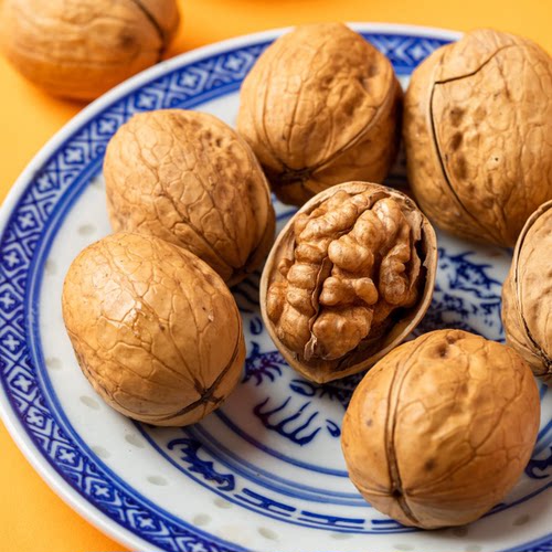 琳芝妹妹新疆阿克苏纸皮185烤核桃薄皮24年新货奶香味旗舰店礼盒 - 图1