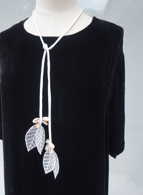 2025新细绳项链系脖长条丝巾腰带女装饰配裙子小众设计感配饰贝壳