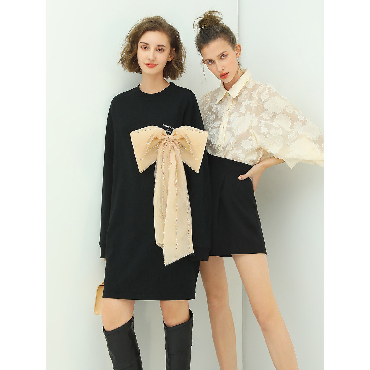 COCOBELLA字母印花珠片绣卫衣裙女秋冬黑色可拆蝴蝶结连衣裙FR514,淘宝优惠券,粉丝福利购,淘宝优惠卷