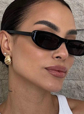 ins小镜片网红墨镜女时尚高级感小脸拍照凹造型眼镜酷飒甜辣妹风
