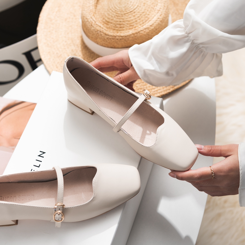 柒步森林柒步森林春秋新款仙女风文艺真皮红色方头浅口中粗跟玛丽珍单鞋女0