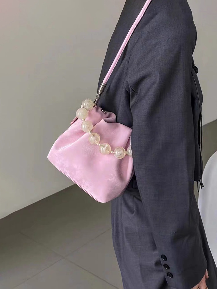 新中式国风晕染缎面牛皮贝壳包小众串珠手提包蛇骨链斜挎包水桶包,淘宝优惠券,粉丝福利购,淘宝优惠卷