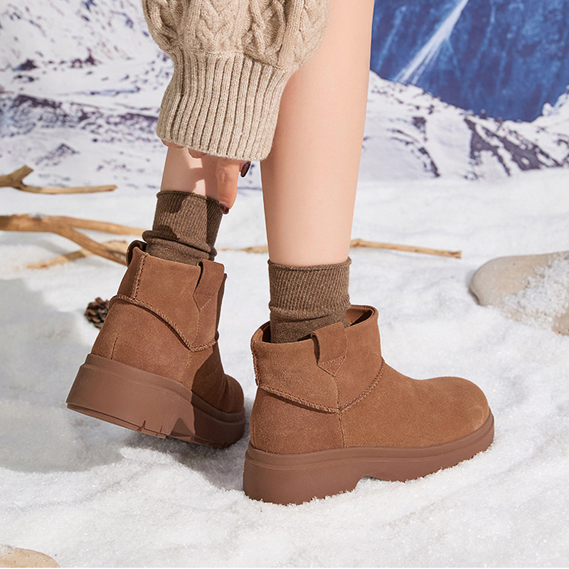 东北防滑雪地靴32码33特小码靴子冬季户外雪地鞋棉鞋女冬加绒加厚 - 图0